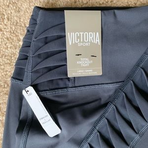 NWT Victoria’s Secret knockout leggings
